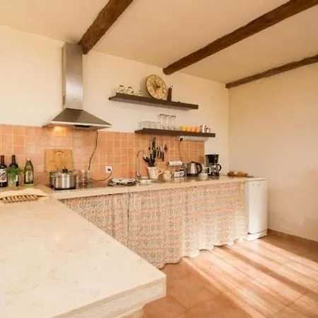 Wunderschoene Steinvilla Mit Privatem Garten Ferienhaus