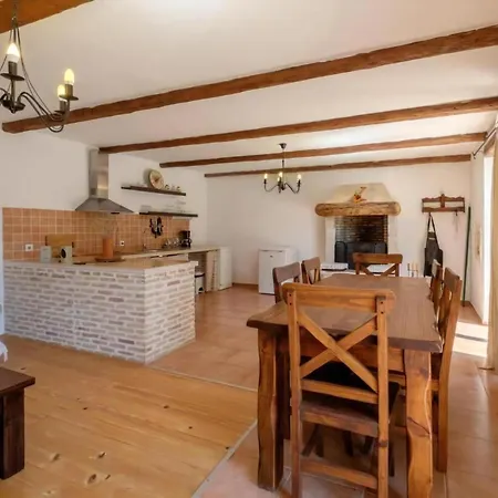 Wunderschoene Steinvilla Mit Privatem Garten Ferienhaus *