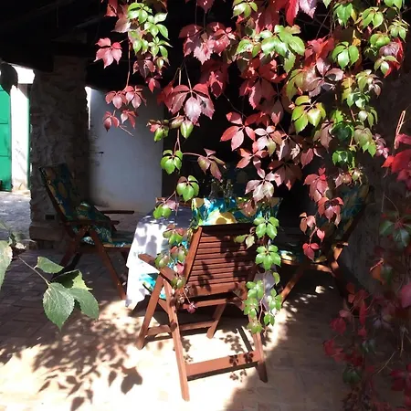 Wunderschoene Steinvilla Mit Privatem Garten * Pula
