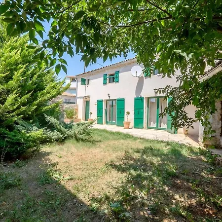 Ferienhaus Wunderschoene Steinvilla Mit Privatem Garten *
